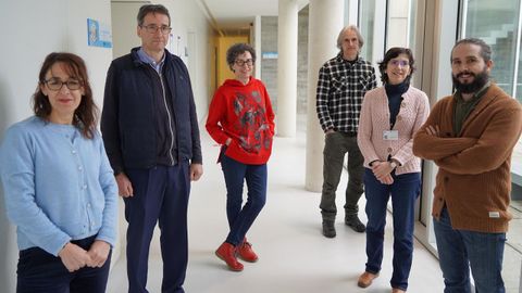 sena.Mar�a Antonia Se�ar�s, la segunda por la derecha, con su grupo de investigaci�n del CICA