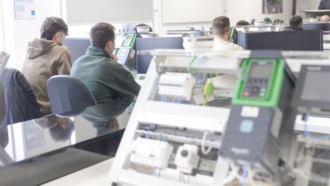 Aula del ciclo de Eficiencia Enerx�tica en el CIFP As Mercedes (Lugo)