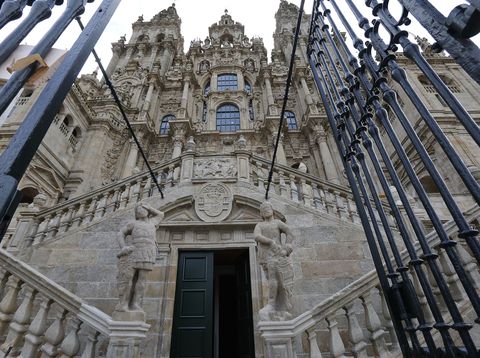 A fachada da catedral de Santiago de Compostela xa se pode contemplar libre de andamios despois de 8 longos anos. 21/05/2021
