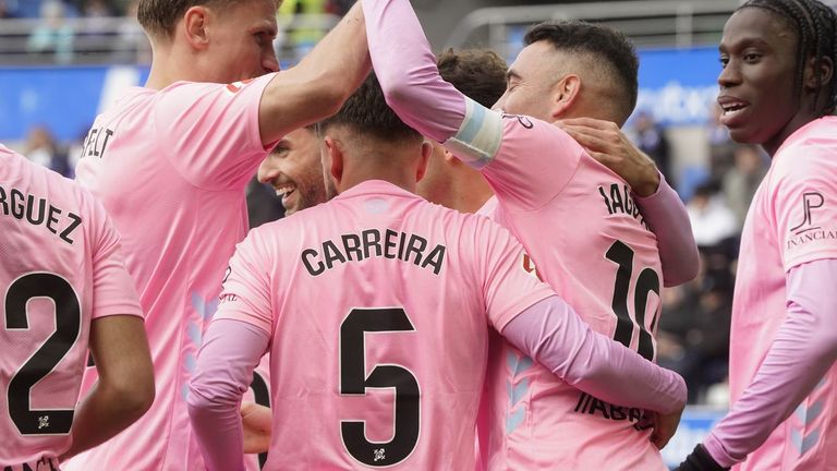Los c�lticos se abrazan tras un gol en un partido de esta temporada