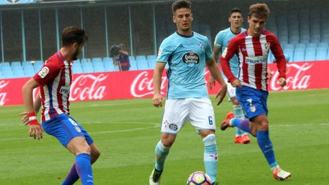 Radoja 5.Radoja 5. Est� en un buen momento el serbio. Hace su trabajo destructivo y siempre aprueba en la salida de bal�n,, aunque de un modo nada ortodoxo.