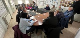 La candidata a la alcald�a de Lugo, Elena Candia, se reuni� con la plataforma Lugo, non perdas o tren