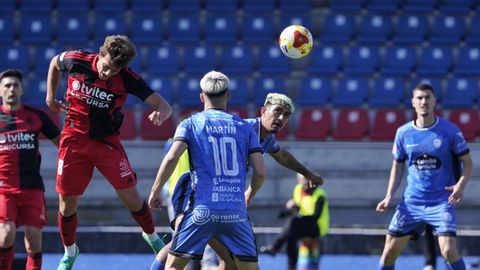 C�sar Moreno gana un bal�n a�reo entre Slavy y su compa�ero Mart�n Ochoa