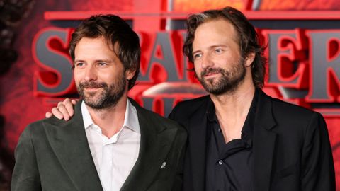 Los hermanos Matt Duffer y Ross Duffer, creadores de la serie 