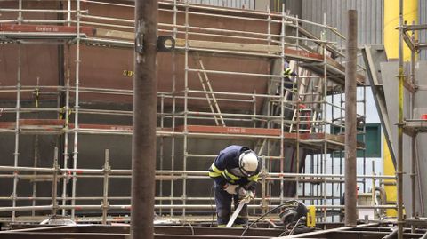 Construcción de un bloque para las fragatas F-110, en Navantia Ferrol, en foto de archivo
