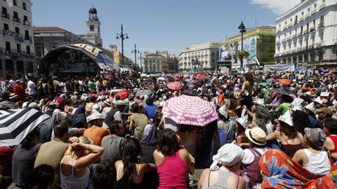 La plaza madrilea de Sol, repleta de gente en mayo del 2011 con las movilizaciones del 15M
