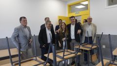 El conselleiro de Educaci�n, Rom�n Rodr�guez, y otras autoridades, en la inauguraci�n de la ampliaci�n del IES Ferro Couselo, de Ourense.