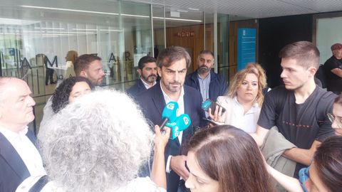 Diego Calvo atendi� a la prensa en su visita al Espazo Amizar