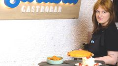 �Lento, pero seguro�. As� es c�mo ve Teresa Castelo la evoluci�n de Sarabia Gastrobar, un peque�o negocio local de Santiago que atrae tanto a los vecinos como al turismo, peregrinos incluidos. Para ella, el �xito se cocina a fuego lento o, como siempre dec�a su padre, �pasi�o a pasi�o faise o cami�o�.