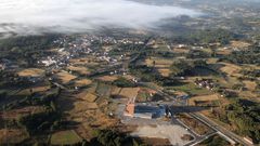Vista a�rea de Taboada, con el pol�gono industrial y una f�brica de piensos en primer t�rmino