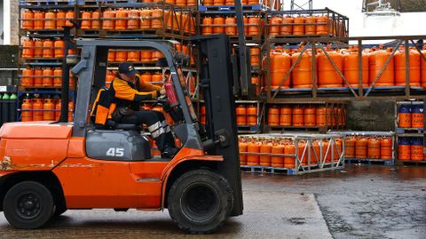 Instalaciones de la empresa de distribucin de butano Gas Ces, en Vigo