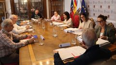 Carmela L�pez y Manuel Mart�nez participaron este mi�rcoles en la comisi�n de seguimiento para abrir la residencia de mayores de Becerre�