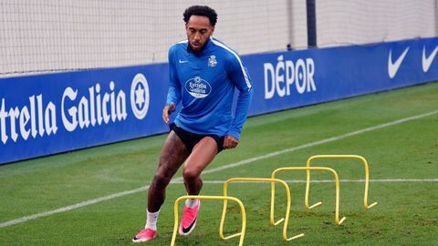 Pierre-Emerick Aubameyang, durante una sesi�n de entrenamiento en el D�por Training Center.