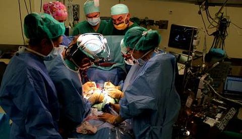 Las listas de espera en Vigo son un problema reconocido por el Sergas: 13.000 personas esperan para operarse.