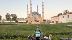 Arturo Pieiro inici el recorrido con su inseparable bicicleta en Estambul el pasado 14 de septiembre