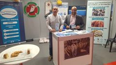 Abraldes y Surez-Puerta, en el estand que instal el Concello.