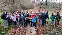 Alumnos del CEIP de Pumar recorrieron un tramo de Os Fond�ns que forma parte de �Rosal�a nos cami�os�, una iniciativa de los concellos de Rois, Padr�n y Dodro para poner en valor parajes de la comarca que mencion� en su obra la escritora.