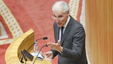 El vicepresidente primero, Francisco Conde, defendi en el Parlamento que la autorizacin de vertido en San Finx cuenta con todas las garantas.