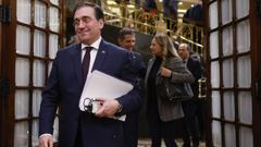 El ministro de Asuntos Exteriores, Unin Europea y Cooperacin, Jos Manuel Albares, a su salida del pleno del Congreso de los Diputados en el que compareci para informar sobre la situacin en Gaza, Israel y Oriente Medio.