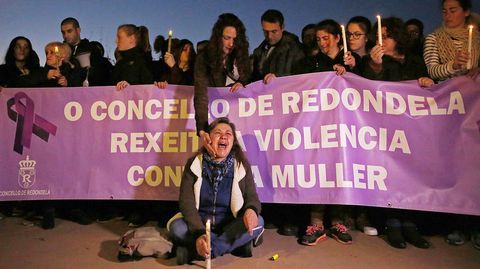 Vecinos de Chapela se concentraron contra la violencia de genero tras el suceso