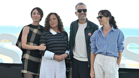 Victoria Luengo, Eulalia Ram&oacute;n, Mikel Gurrea y Ariadna Gil, actrices y director de &laquo;Sants&raquo;.