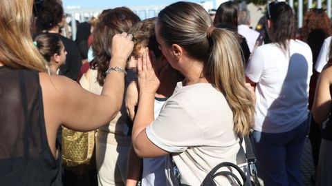 �Fue a apu�alarlo en el pecho y una profesora le agarr� por detr�s y le salv� la vida�