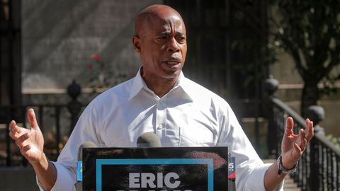 Eric Adams, ganador de las primarias a la Alcald�a de Nueva York en un conferencia en Brooklyn