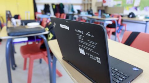 Imagen de archivo de un ordenador de la Xunta, en el aula de un colegio de Lugo