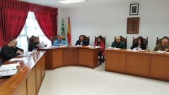 Un momento del pleno en el que se aprob� la adhesi�n del Ayuntamiento de Quiroga al pacto internacional por el clima y la energ�a