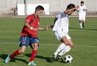 Brais, a la derecha, en el partido del torneo de las fiestas que el Lemos jug� ante el Ourense.