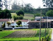 El recinto amurallado romano podr�a estar en esta aldea.