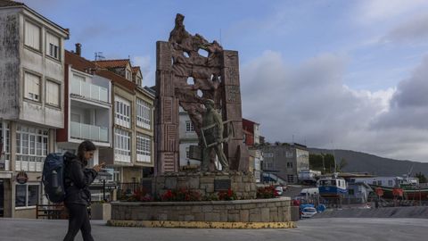 El monumento al emigrante de Fisterra, cuyo posible traslado generó cierto debate hace unos meses