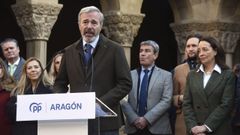 El presidente del PP-Arag�n y candidato a la Presidencia de Arag�n, Jorge Azc�n, interviene durante la presentaci�n de la lista del Partido Popular por la provincia de Huesca para las elecciones del 8 de febrero en el claustro de la Iglesia de San Pedro.