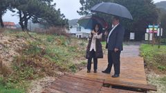 El subdelegado del Gobierno y la alcaldesa de Cee, en Estorde