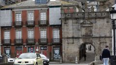 En imagen de archivo, Porta de Carlos V, uno de los lugares mstransitados del centro histrico de Viveiro