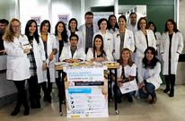 El servicio de Farmacia inform� ayer a los usuarios de los hospitales sobre la adherencia. 