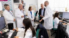 El conselleiro de Sanidade, Antonio Gmez Caamao, acudi ayer a la actual sede del IDIS, que se divide entre diferentes espacios de la planta baja del Hospital Clnico de Santiago.