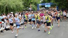 La carrera de Dumbr�a tuvo como epicentro la zona deportiva de O Conco. En la imagen, la salida 10K.