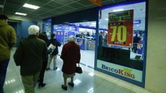 Cierre Bricoking del centro Comcor de la Grela