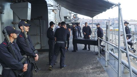 A bordo del buque Cantabria antes de su salida hacia el Mediterrneo