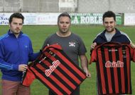 Los chantadinos Ca��n y Albertito fueron presentados ayer como jugadotres del CD Lal�n. 