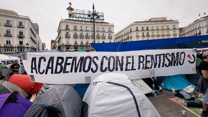 Acampada en la Puerta del Sol convocada por el Sindicato de Inquilinas de Madrid
