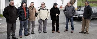 Los trabajadores se reunieron ayer para decidir si segu�an acudiendo a las instalaciones tras el auto conocido este lunes.