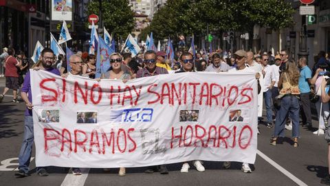 La primera de las seis jornadas de huelga convocadas en TUA, la concesionaria del servicio de autobs urbano de Oviedo