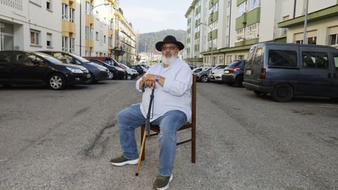 Antonio Vargas, en imagen en el barrio de O Pedregal&nbsp;(Covas), es con 59 a&ntilde;os uno de los gitanos de Viveiro de mayor edad