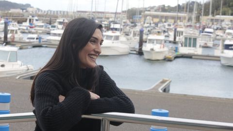 Carla Maseda, trabajadora de Marina Viveiro, señala que estas Navidades han recalado en Viveiro dos catamaranes y varios veleros con navegantes extranjeros