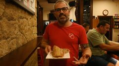 Bocadillos de media barra con todo tipo de embutidos, desde 4 euros. El de jam�n con tomate es el m�s vendido.