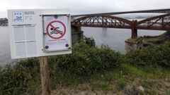 Ribadeo sigue recomendando no ba�arse en arenales de la r�a