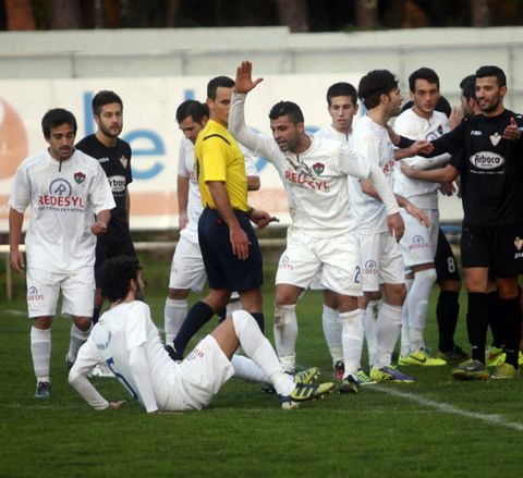 Imagen del duelo de ida celebrado en Barra�a. 