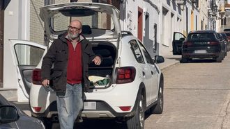 Imagen tomada en Hornachos, en la provincia de Badajoz, el pasado 11 de marzo de Juli, el presunto autor del asesinato de Francisca C&aacute;rdenas, antes de ser detenido